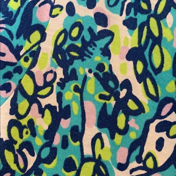 Lilly Pulitzer Animal Print It's a Stretch Giraffe Braylen Shirt - Picture 10 of 14